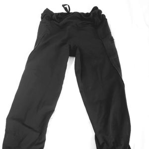Lululemon cropped pants